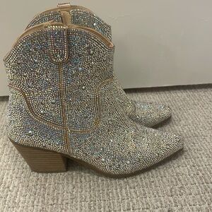 Bedazzled rine stone cowgirl boots